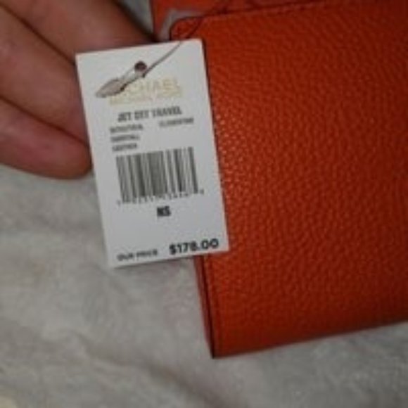 Michael Kors Wallet - Picture 3 of 4